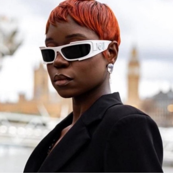 New Versace Unisex Sunglasses - Picture 2 of 9